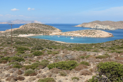 Die kleine Insel Gramvousa (rechts oben) schützt die Einfahrt vor dem Meltemi